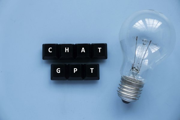 Chat gpt : votre compagnon ia gratuit pour des échanges instantanés